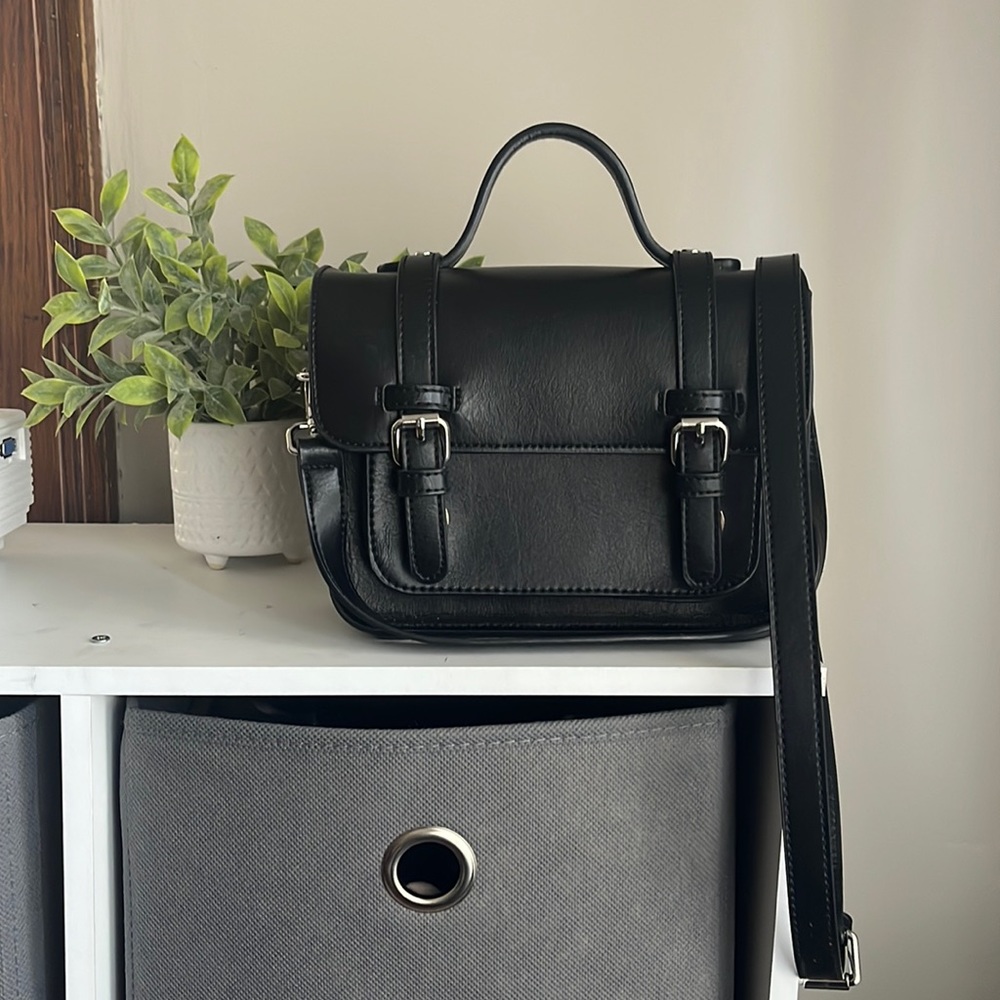 Brandy Melville Crossbody Bag